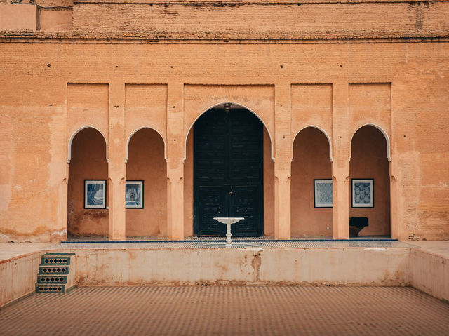 흙벽 사이로 이어지는 고대의 길 흙벽 사이로 이어지는 고대의 길