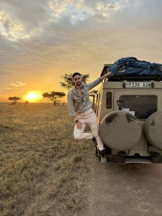 🌍 Tanzania: Safari Dreams, Zanzibar Waters & Untamed Beauty 🦁