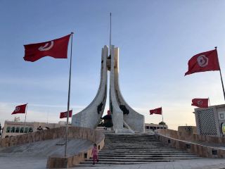 Tunis in 3 Snapshots: History, Rooftops, and Unlikely Friends 🇹🇳✨