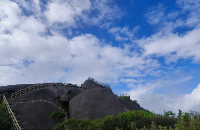 桂林貓兒山｜華南之巔~雲霧繚繞之峰