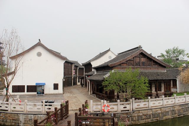 島居度假好去處:鹽城大縱湖東晉水城