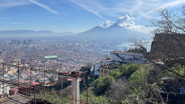意大利南部海濱城市—Napoli那不勒斯