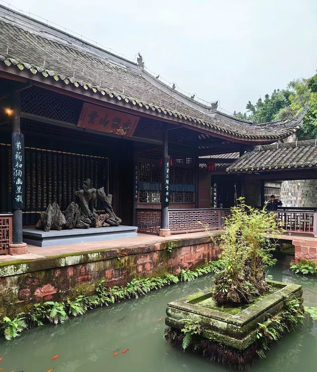 假期去哪玩？去四川省眉山市東坡巨紗毅行南段三蘇祠