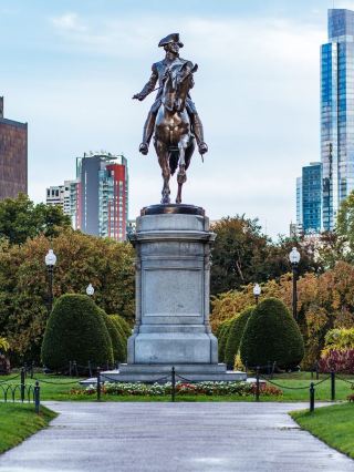 🌟 Boston's Best: Luxe Sleeps at Four Seasons 🛏️✨