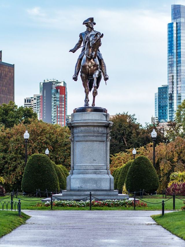 🌟 Boston's Best: Luxe Sleeps at Four Seasons 🛏️✨