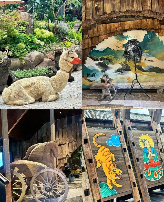 這家位於古城內的園林式酒店的無邊泳池真的美極了。