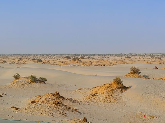 2024.9.27 ‌塔克拉瑪干沙漠‌，位於新疆南疆的塔里木盆地中心，是中國最大的沙漠，也是世界第十。