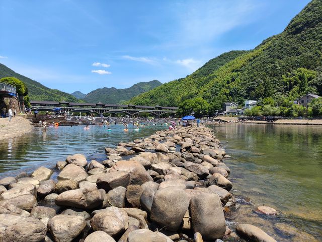 富陽龍鱗壩戲水記。