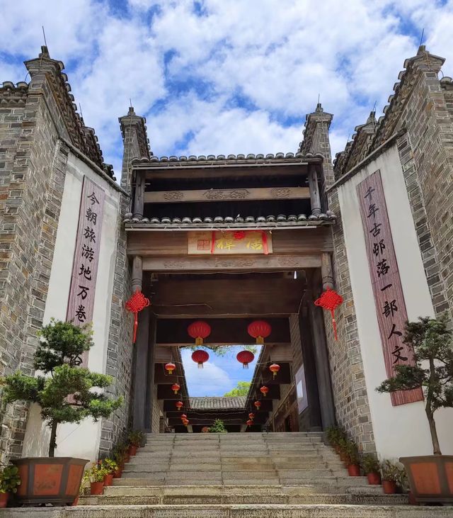 一座活生生的歷史博物館——安義古村。