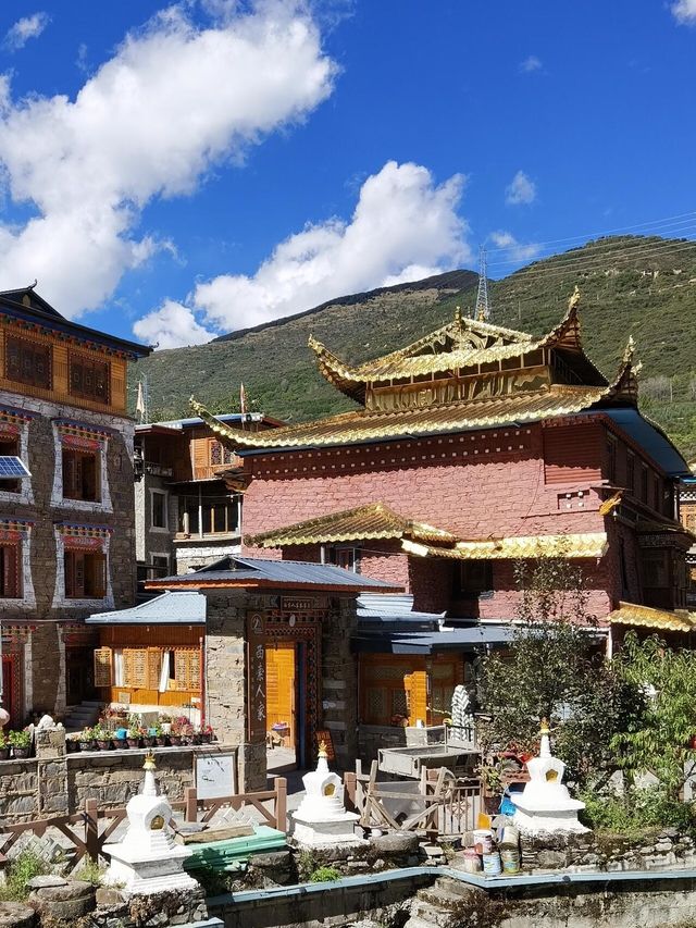卓克基土司官寨文化旅遊景區。