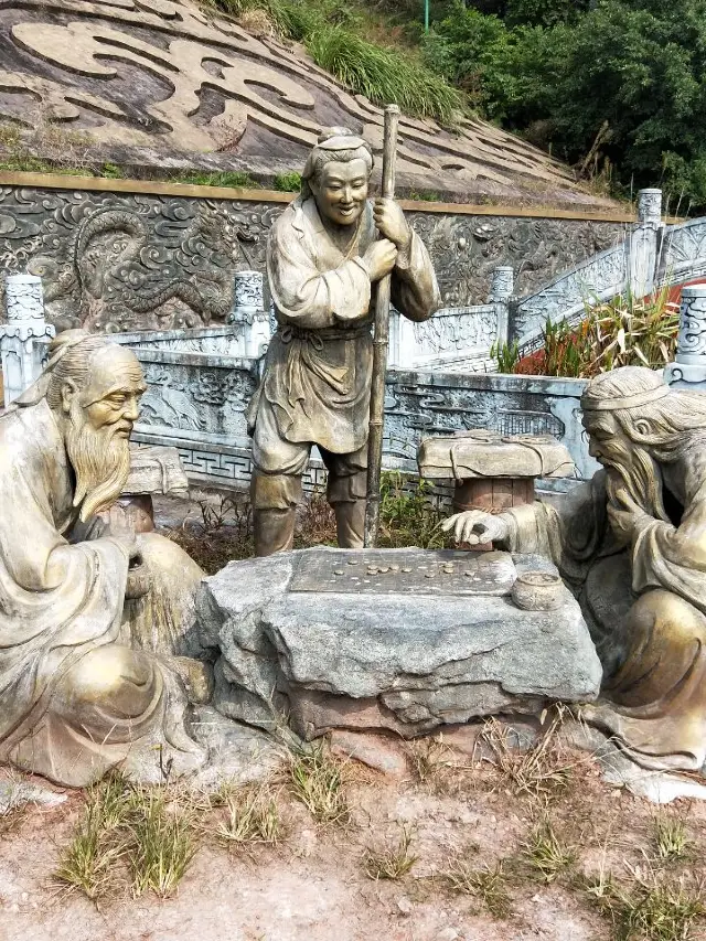 4일간의 장강 삼협-충칭 여행 일정 놀라운 경치를 만나보세요. 지금 저장하세요.