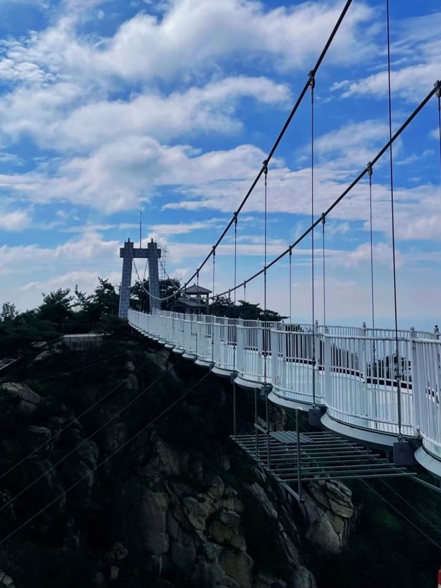 登高望遠漫步山野，祈福願你我皆順意！