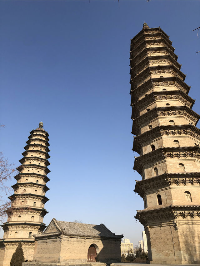 太原雙塔凌霄，蔚為壯觀！
