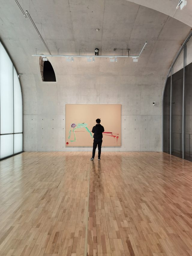 龍美術館，看「80後」奧地利藝術家靈魂之作！