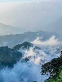 橘色落日，為桂林貓兒山披上浪漫金紗