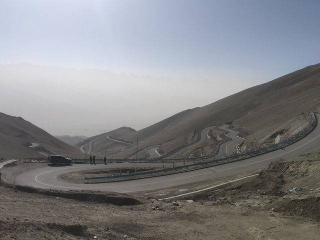 Road Trip from Kashgar to the Karakoram Highway – The Dragon Road to Pakistan! 🐉   