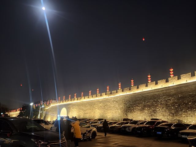 襄陽北街元宵節 孔明燈紛飛 夢幻般的場景