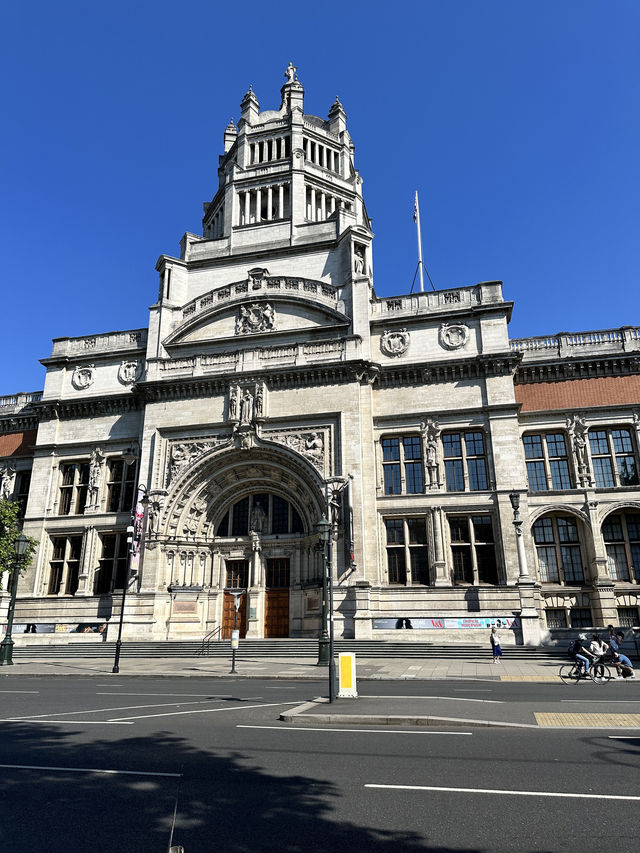 A Practical Two-Week Itinerary in the UK