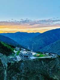 住進雲端！四姑娘山·天空之城懸崖酒店靚到窒息！