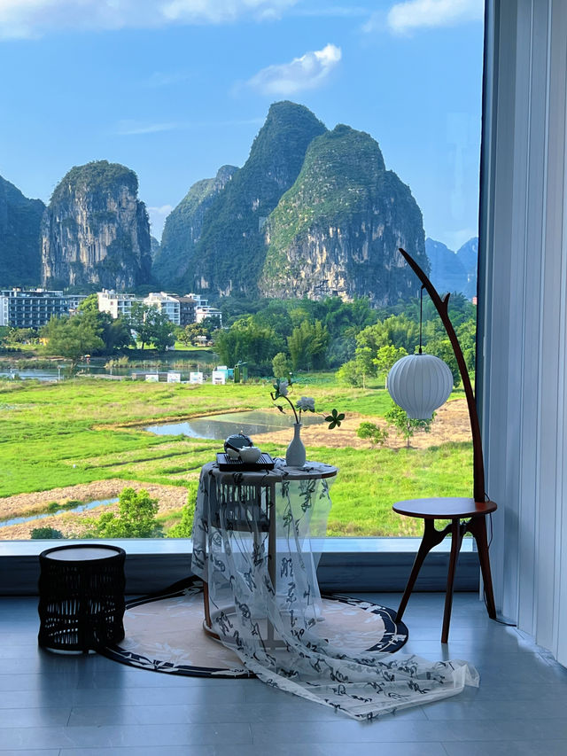 陽朔呢扇窗，讓我住進咗山水畫裏面