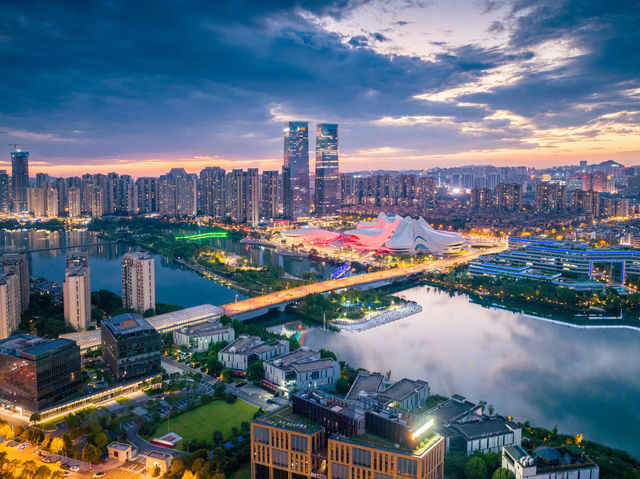 高空瞰湖景、綠茵燃熱血,一站式玩轉星城! 高空瞰湖景、綠茵燃熱血,一站式玩轉星城!