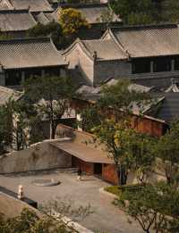 古城煙火氣 定格在磚瓦之間   當晨光漫過7.24公里的明代城牆，青磚黛瓦間便飄起刀削面的香氣，遠處