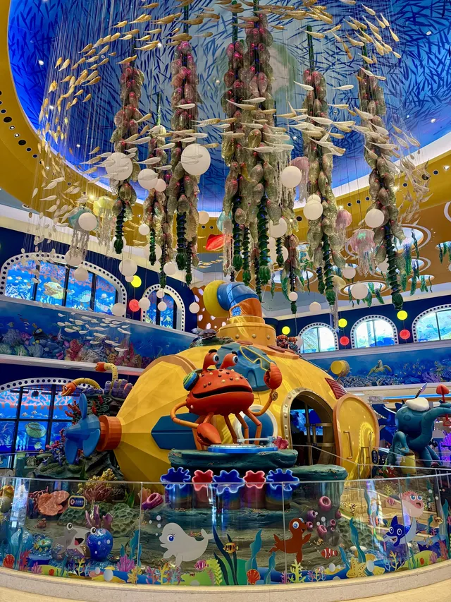 在漫天煙花下坐旋轉木馬，五天四晚玩不夠！