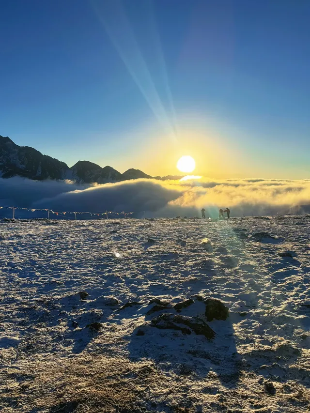在康定爬了人生第一座雪山,後勁太大了 在康定爬了人生第一座雪山,後勁太大了