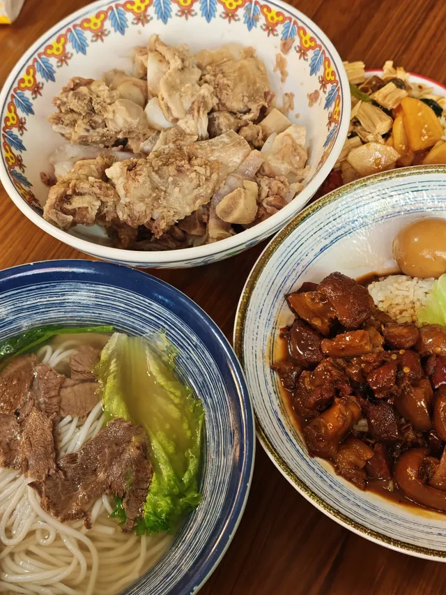 秦皇島/小島的平價牛肉粉店牛骨好香 秦皇島/小島的平價牛肉粉店牛骨好香