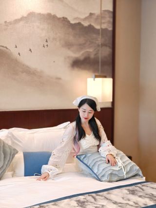 I don't want to leave at all! I'll bring the mountain view into my room for the weekend in Qingyan!