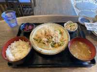 夜は三線ライブがあるそうです。ランチタイムはチャンプル定食『海物語 石垣島店』