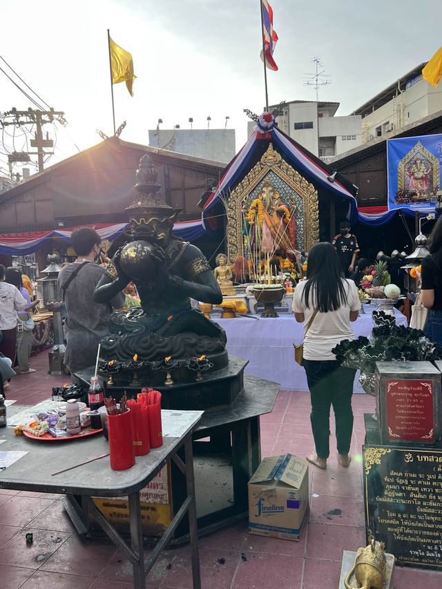  เทวาลัยพระพิฆเนศ สี่แยกห้วยขวาง