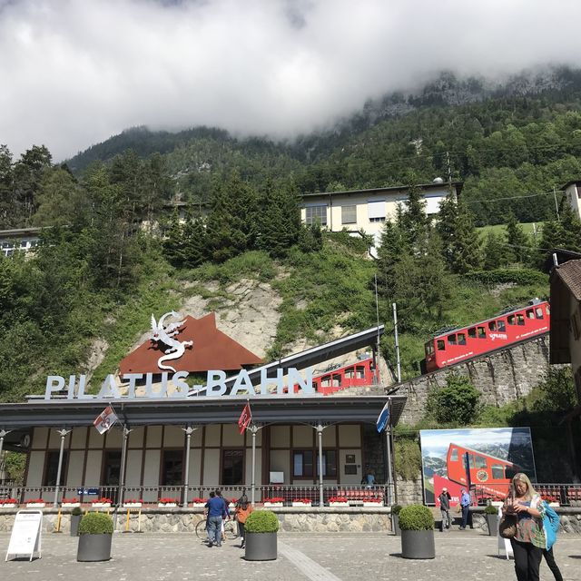 人間仙境😍瑞士🇨🇭世界最陡峭 48 度傾角齒軌列車🚄人生必去✅ 皮拉圖斯山