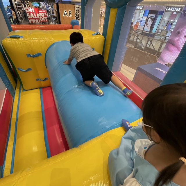 將軍澳東港城聯乘 Kiztopia巨型彈跳城堡！