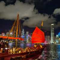 在尖沙咀海邊欣賞夜景 , 享用澳門美食！！！