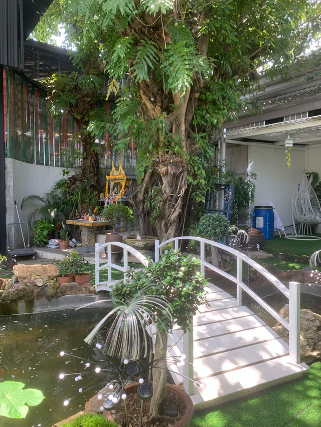 เวคอัพ คาเฟ่ - ทางไปสะพานหิน