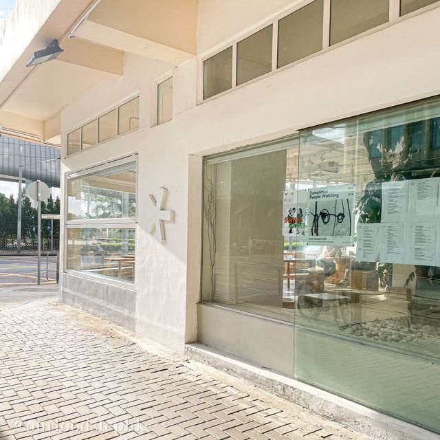 【香港大學站｜純白色Pet-friendly Cafe 想搵個地方做下嘢嘅可以考慮下呢度～】
