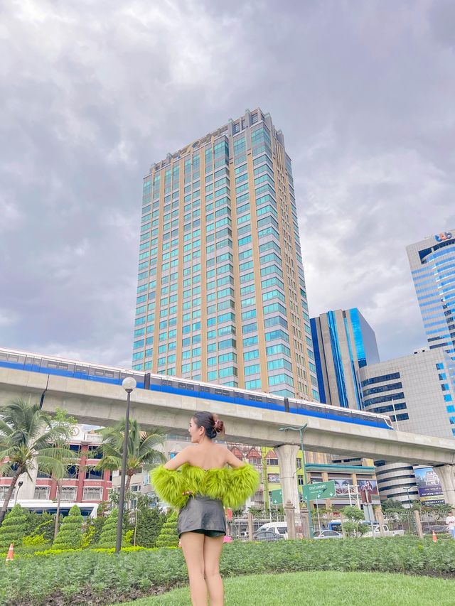 มุมถ่ายรูปฟีลเกาหลี ที่สวนจตุจักรในวันฝนตก 🌳 🚊