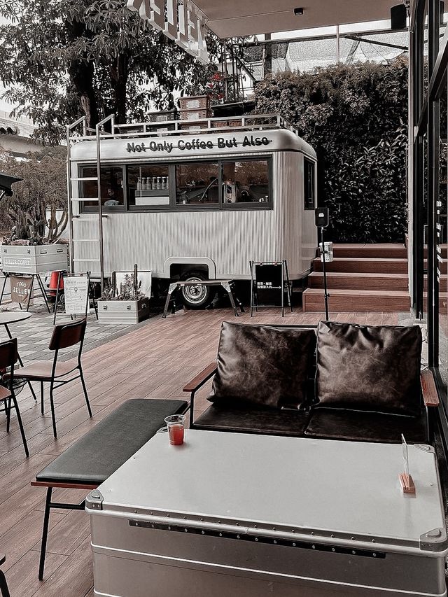 探店露營系宅樂咖啡 zeller Coffee建國店🍴