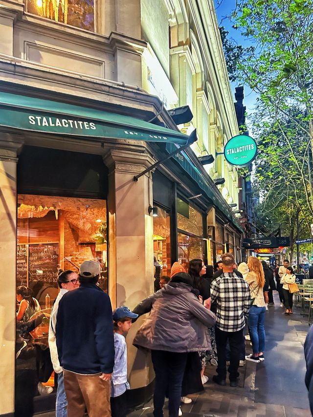 [墨爾本] 超人氣希臘料理餐廳 浮誇鐘乳石裝潢超好拍-Stalactites