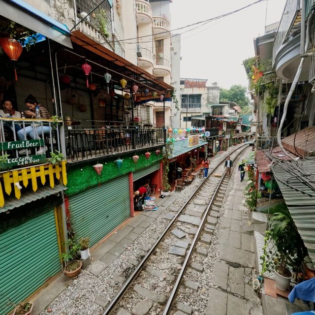 Train street Hanoi, Vietnam 🇻🇳