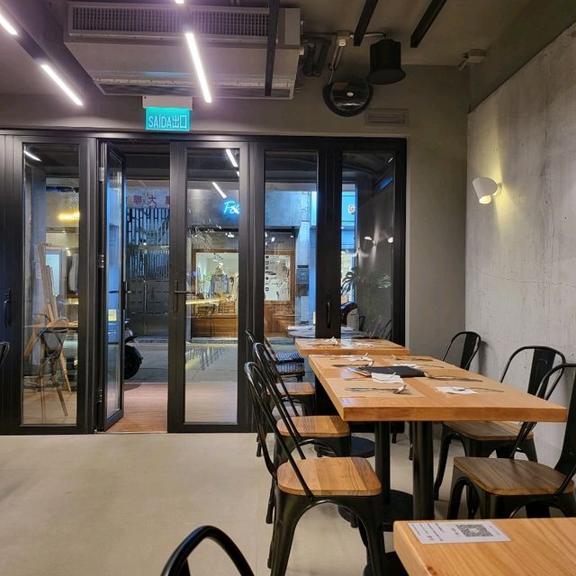 神秘小巷中的西餐廳