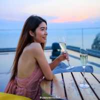 Over The Moon Sky Lounge - Rooftopชื่อดัง