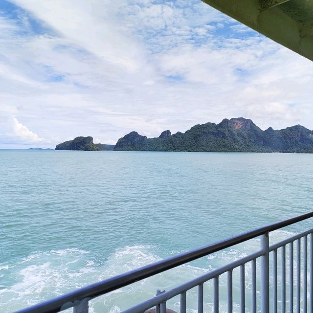 เรือข้ามฟาก ไปยังเกาะสมุย
