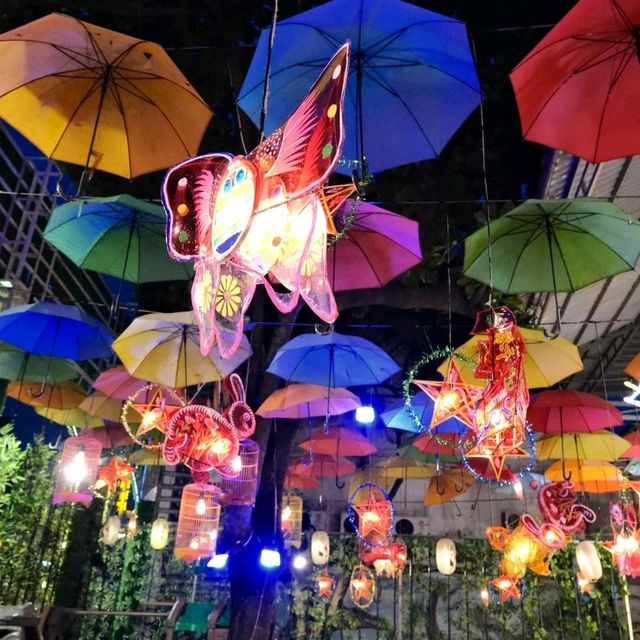 胡志明的錦鯉咖啡店- Koi Garden Coffee Dai Gioi