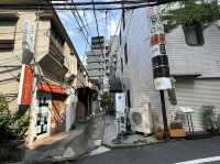 東京・新宿区。『車力門通り』を歩く。