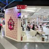 Popular shopping district in Bangkok