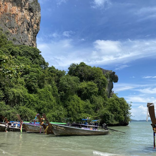 ฮอลิเดย์ดีดี ที่ไร่เลย์บีช 👓☀️🌊