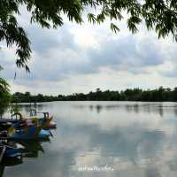 Kram Farmstay กำแพงแสน ที่พักติดริมทะเลสาป