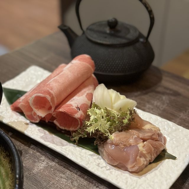 鼎王麻辣x酸菜鍋
